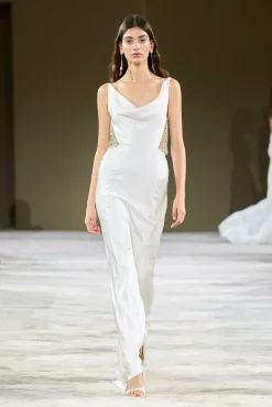 Elaris Dress In White-Silver