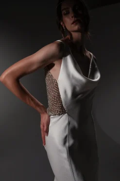 Elaris Dress In White-Silver