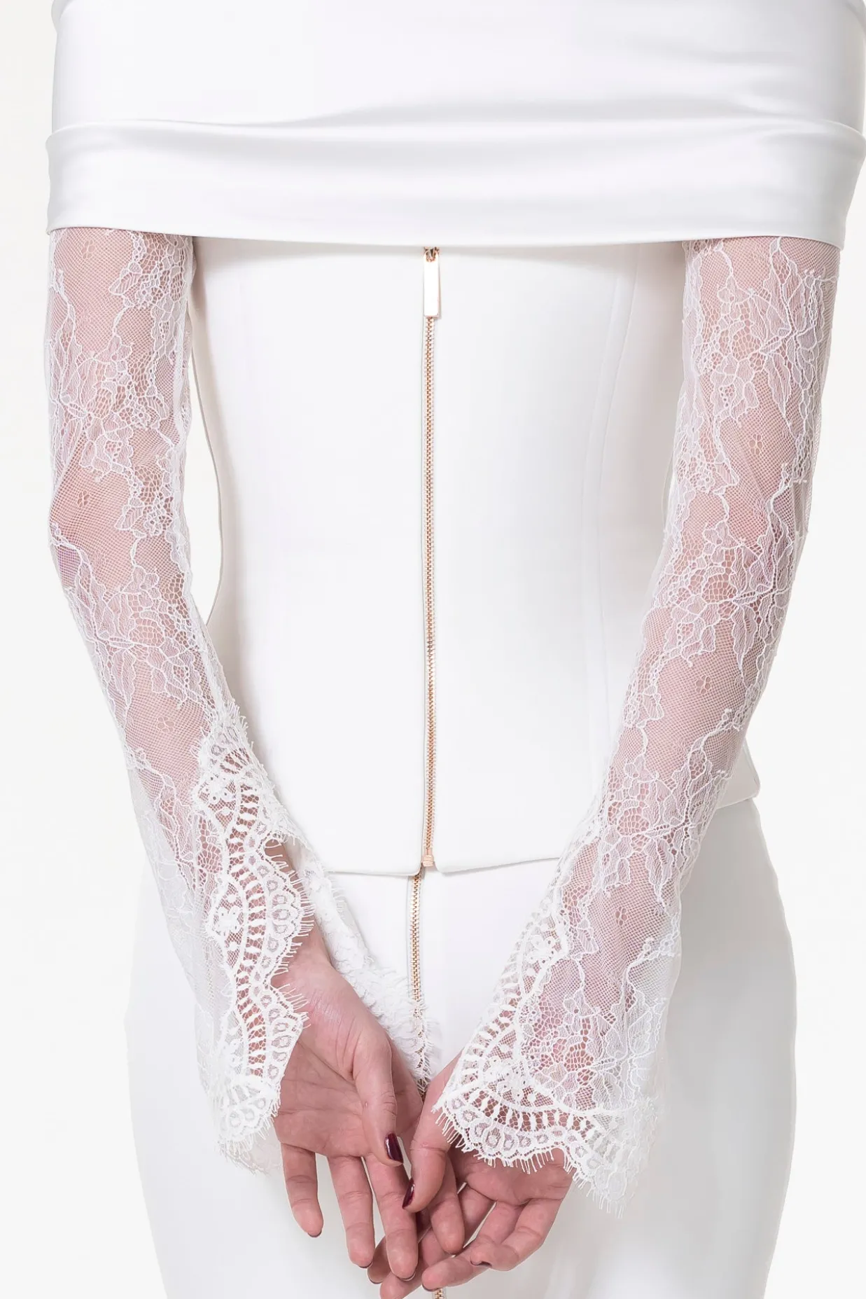 Embroidered Long Lace Gloves In Ivory