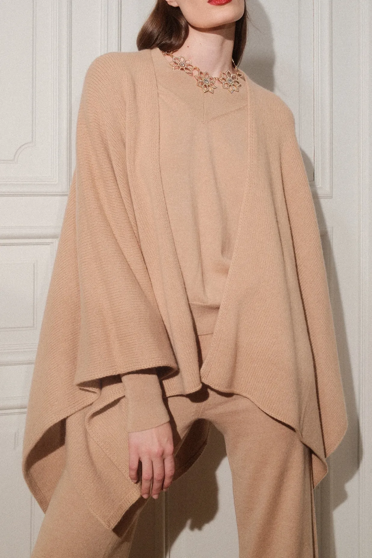 Hera Cashmere Poncho In Dune