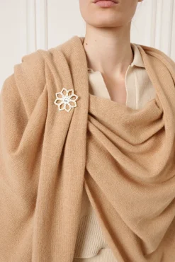 Lotus Single Flower Brooch In Gold-Plated