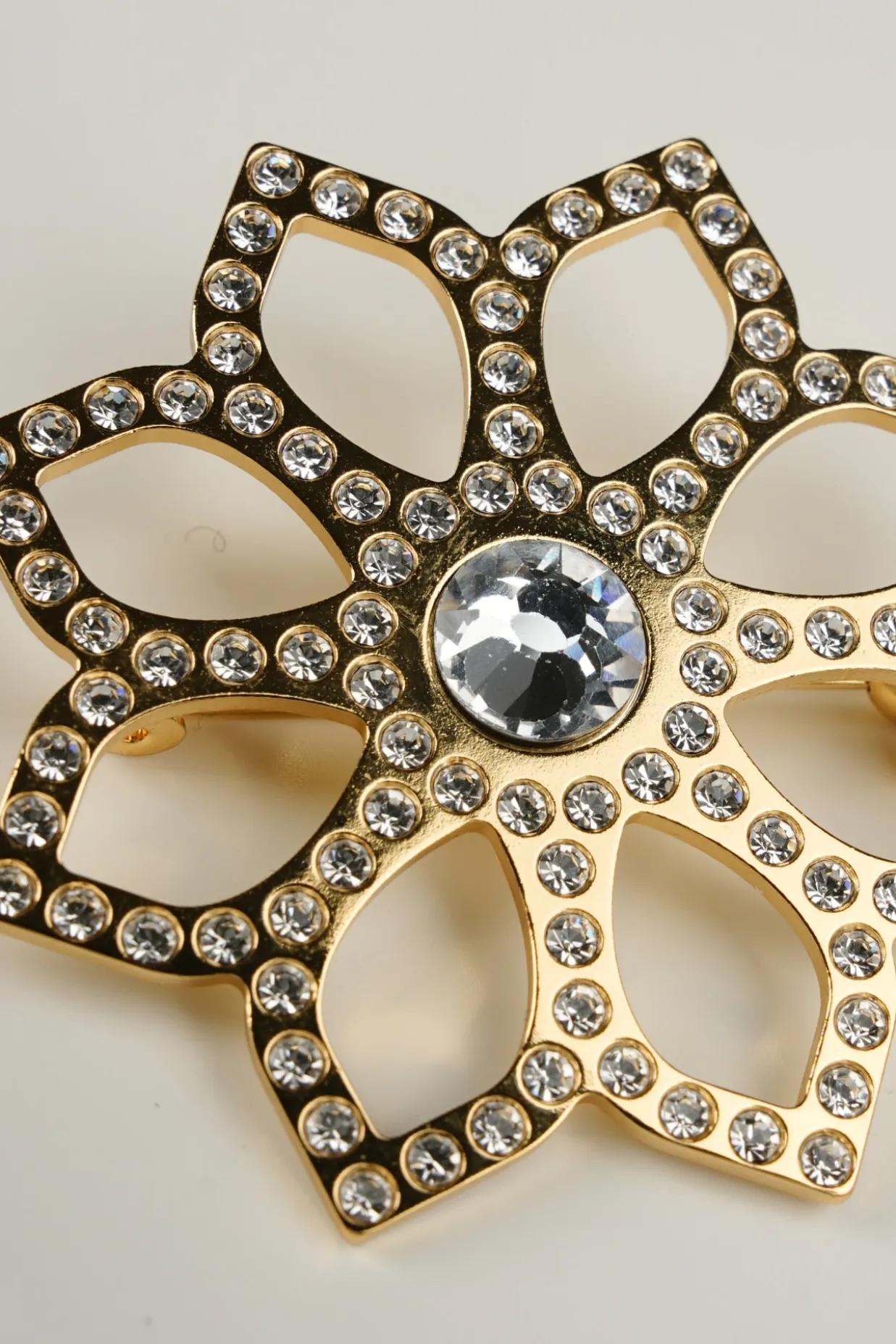 Lotus Single Flower Brooch In Gold-Plated