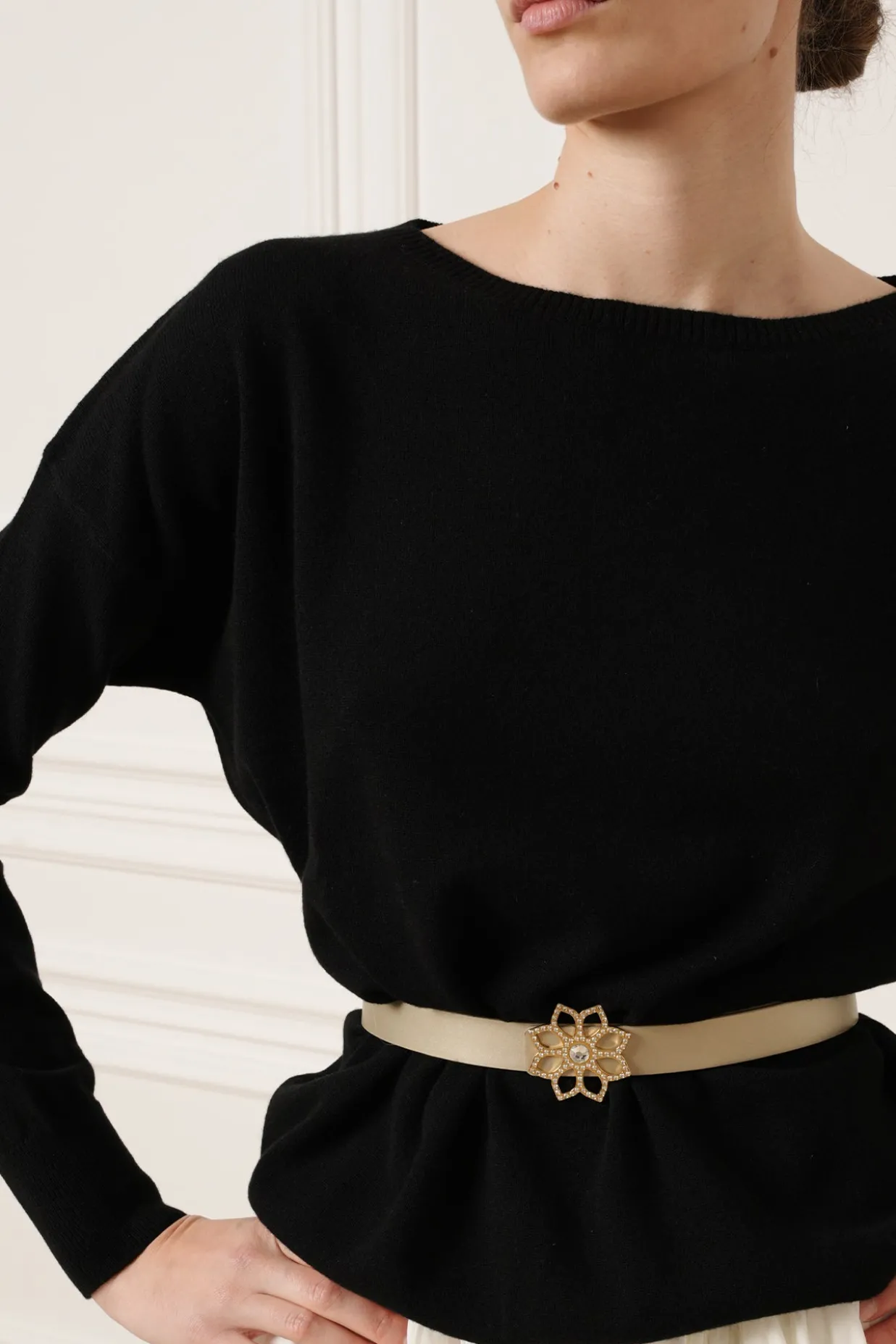 Rania Boat Neck Cashmere Sweater In Embassy