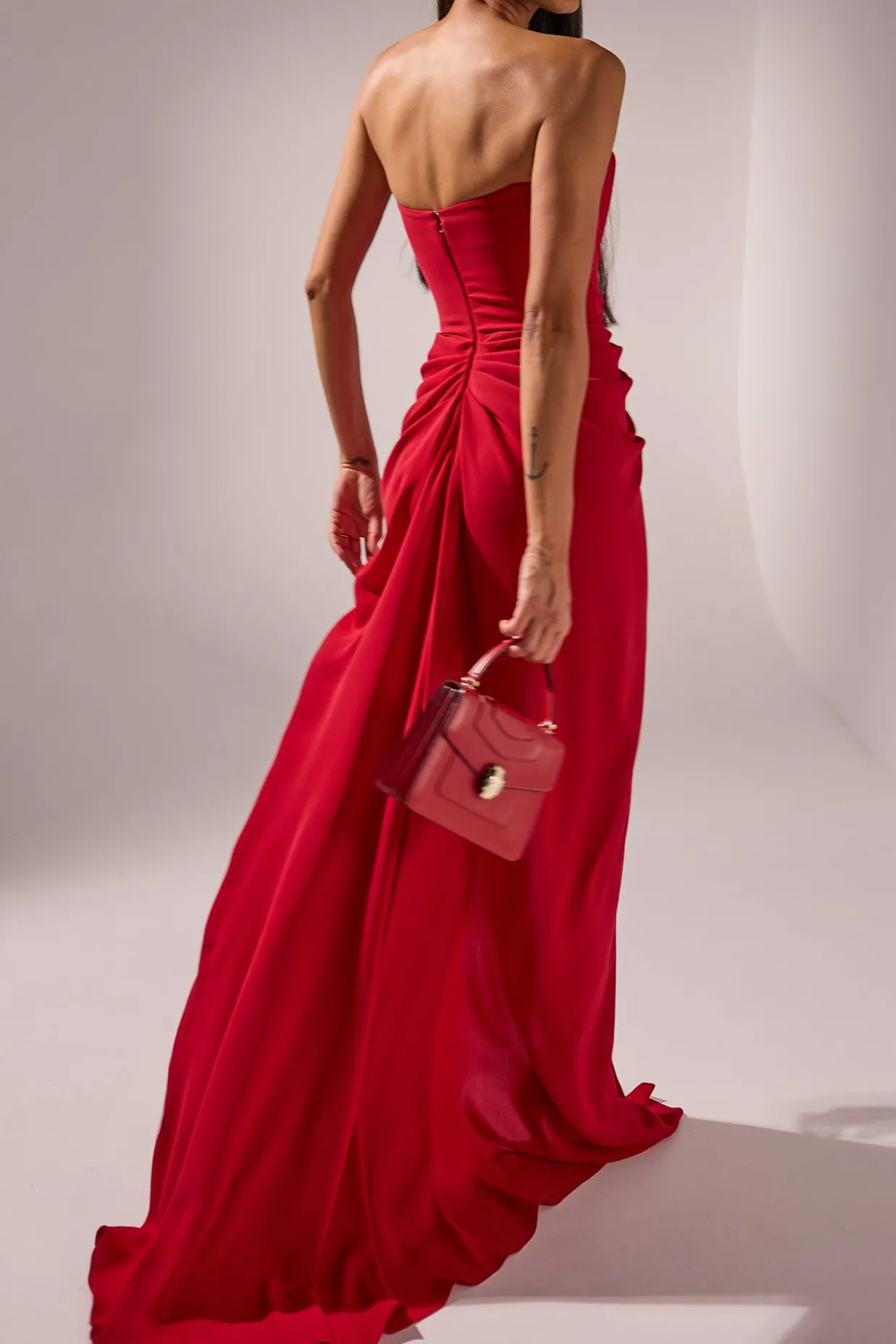 Yuno Long Dress In Ruby-Red
